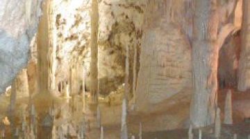la-scoperta-delle-grotte-di-frasassi-651