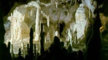 la-scoperta-delle-grotte-di-frasassi-652