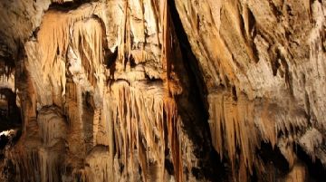 le-grotte-di-postumiapostojna-un-capolavoro-di-arte-naturale-37493