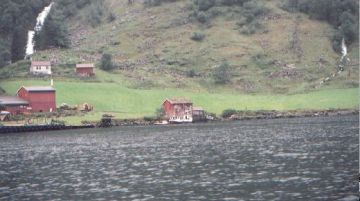 love-boat-tra-i-fiordi-norvegesi-19517