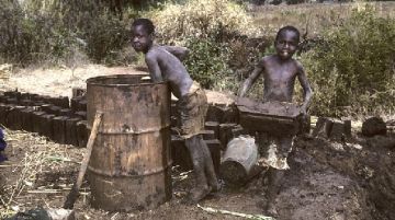 malawi-piccoli-schiavi-di-fango-12582