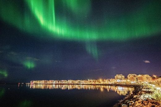 Un Viaggio a Reykjavik: La Città della Luce del Nord