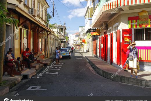 Viaggio a Roseau: Regalati un’esperienza unica nel cuore dei Caraibi