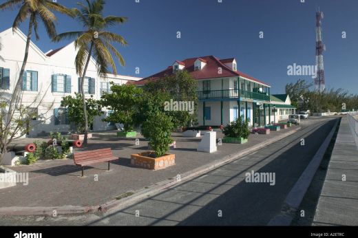Viaggiando verso Cockburn Town: Una perla caraibica da non perdere