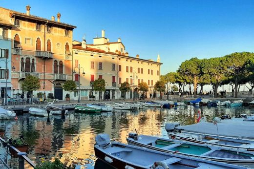 Viaggiare a Lago Di Garda: Un’oasi di Bellezza e Avventura